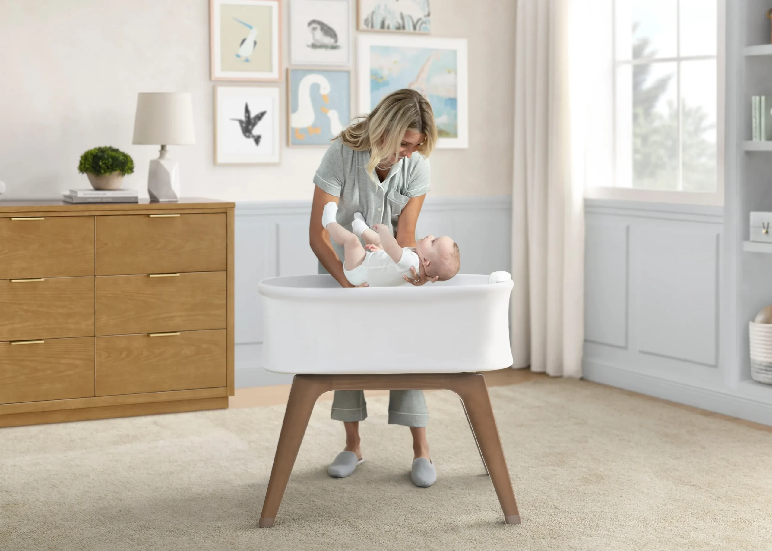 Aero Smart Auto Glide Bassinet with Cry Detection & Bluetooth Wireless Technology